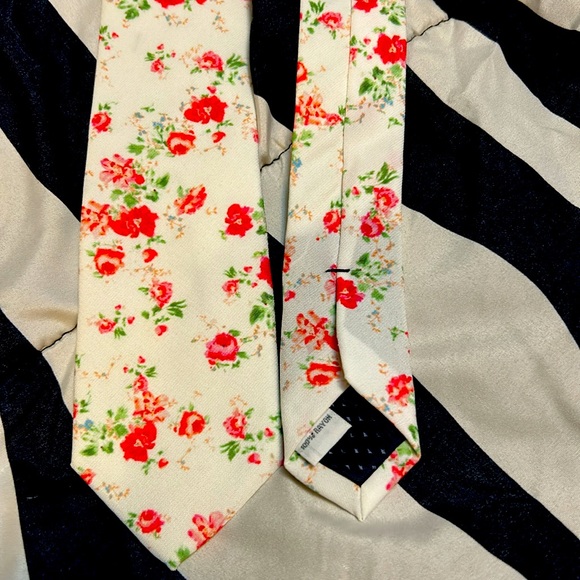 NWOT Bibas Slim floral tie - Picture 1 of 4